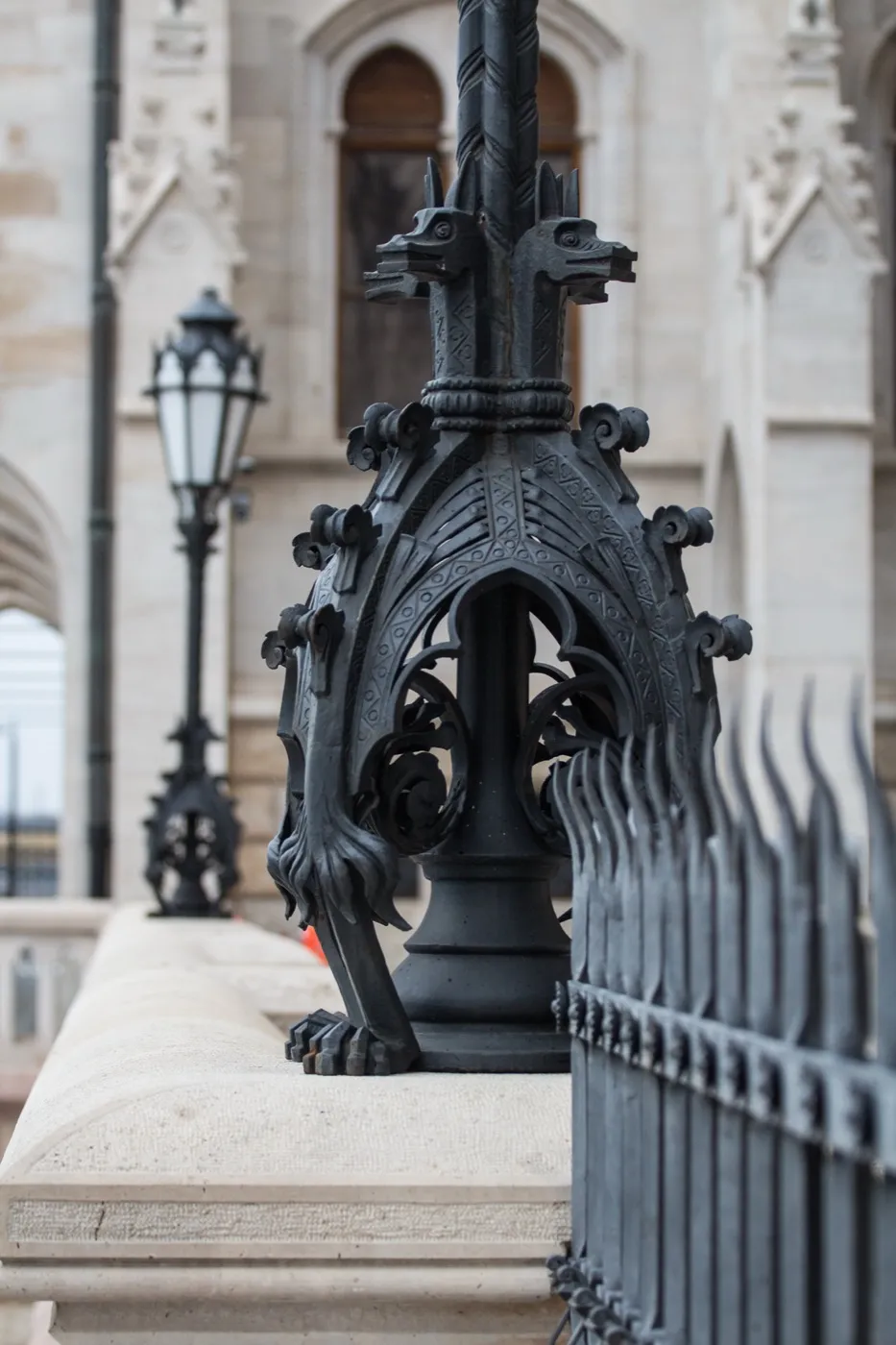 Parlamenti kandeláber restaurálása